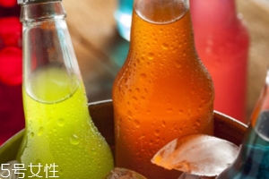 痛風得病為什么低齡化？過量飲用含糖飲料