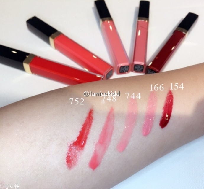 香奈兒可可小姐唇露748什么色？香奈兒水晶糖光透唇釉全試色