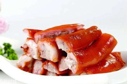 豬尾巴為什么是卷的 豬尾巴形狀揭秘 豬尾巴為什么是卷的 豬尾巴形狀揭秘