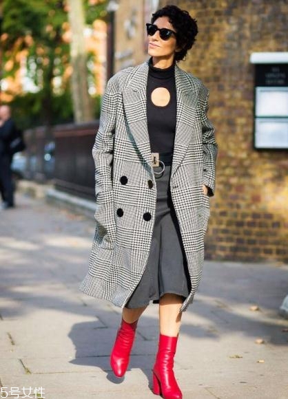 大紅色鞋子怎么搭配？冬季也要時(shí)尚大氣