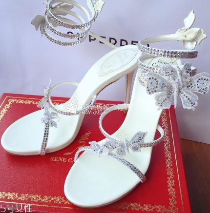 rene caovilla鞋子偏碼嗎？英國(guó)皇室的欽點(diǎn)品牌