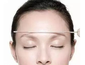 眉型為什么很奇怪？眉頭沒畫好