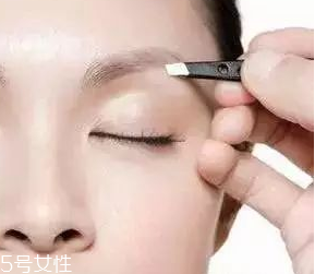 眉型為什么很奇怪？眉頭沒畫好