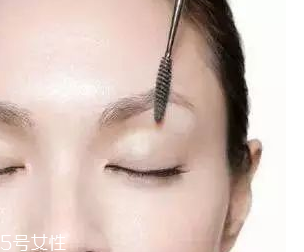 眉型為什么很奇怪？眉頭沒畫好