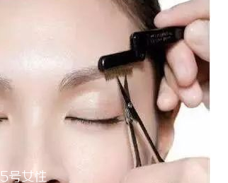 眉型為什么很奇怪？眉頭沒畫好