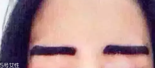 眉型為什么很奇怪？眉頭沒畫好