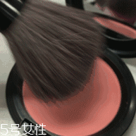 腮紅怎么涂才能避免成為福娃？這些方法要記牢