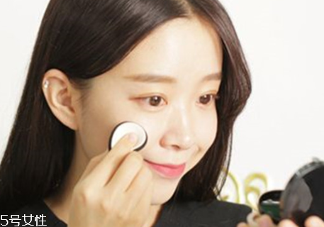 2018奶茶妝怎么畫？偽素顏撩漢妝容畫法