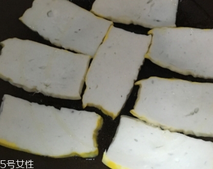 魚(yú)糕怎么烹飪好吃？成品魚(yú)糕做法多