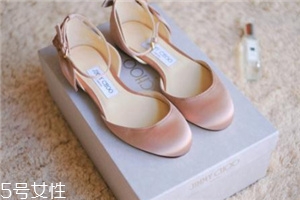 jimmy choo是哪個國家的牌子？每個女人都應(yīng)該擁有的高跟鞋