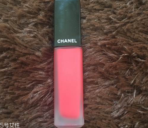 香奈兒豆沙色唇釉是幾號(hào)？廣受好評(píng)的香奈兒唇釉