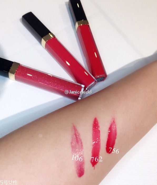 香奈兒可可小姐唇露748什么色？香奈兒水晶糖光透唇釉全試色