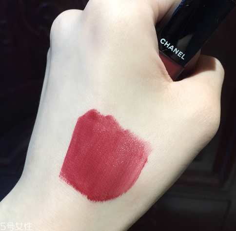 香奈兒新款唇釉154好用嗎？最火的色號(hào)