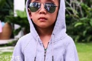 Jasper戴墨鏡，這樣扮酷讓孩子更自信！