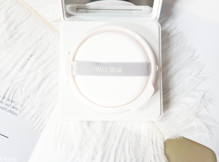 瑪麗黛佳底妝產(chǎn)品哪款好用？化妝包里必帶款