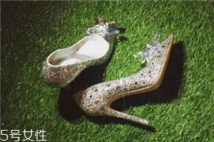 jimmy choo是奢侈品嗎？穿著不會(huì)痛的高跟鞋