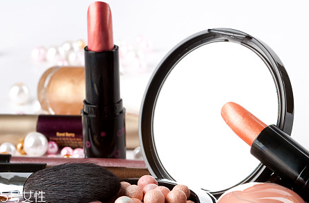 網(wǎng)購卸妝水凍成冰坨，化妝品該怎么保存？