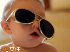 Jasper戴墨鏡，這樣扮酷讓孩子更自信！