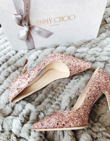 jimmy choo鞋子好穿嗎？高跟鞋界的傳奇之作
