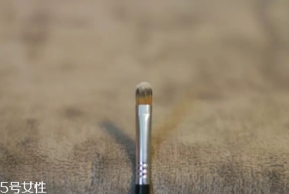 2018遮瑕刷什么牌子好？遮瑕膏的好搭檔