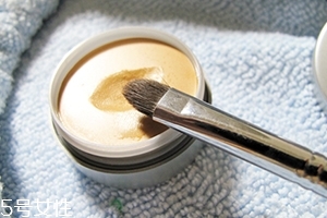 遮瑕刷怎么用？這樣才會(huì)均勻無刷痕