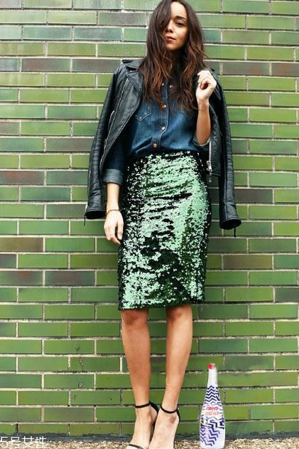 亮片裙子怎么搭配？年底聚會就要blingbling
