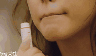 潤唇膏吃了會(huì)中毒嗎？劑量小不會(huì)有事