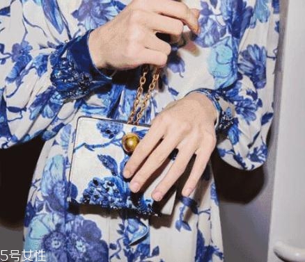 tory burch是幾線品牌？萬年不過時的包包