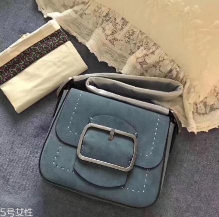tory burch包包貴嗎？輕奢界的時(shí)尚女王