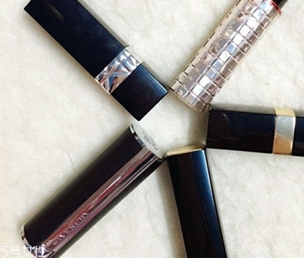 紀(jì)梵希和迪奧口紅哪個(gè)好？各有千秋