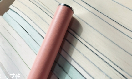 紀(jì)梵希和迪奧口紅哪個(gè)好？各有千秋