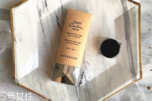 紀(jì)梵希和阿瑪尼粉底液哪個好？