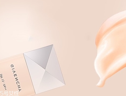 紀梵希和阿瑪尼哪個好？看看誰的檔次高