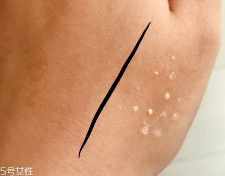 散粉可以補(bǔ)妝和定妝嗎？從散粉的功效來說