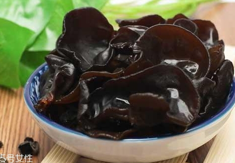 薺菜能和木耳一起吃嗎？一起吃好處多多