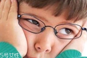 經(jīng)常用眼吃什么食物好？這些常見(jiàn)食物要常吃