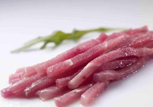 凍了一年的肉能吃嗎？請(qǐng)謹(jǐn)慎食用