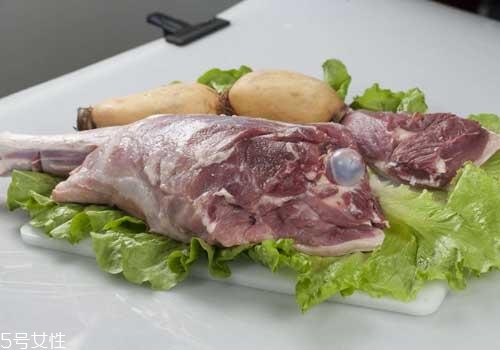 凍了一年的肉能吃嗎？請(qǐng)謹(jǐn)慎食用