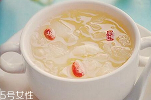 銀耳蓮子湯什么時候喝最好？時間上有講究