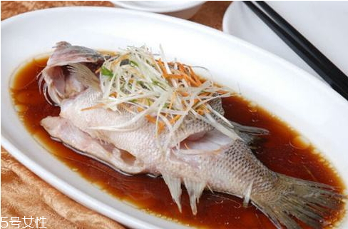 青魚(yú)可以清蒸嗎 清蒸青魚(yú)好吃營(yíng)養(yǎng) 青魚(yú)可以清蒸嗎 清蒸青魚(yú)好吃營(yíng)養(yǎng)