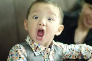 熊孩子往輸液瓶里注臟水 熊孩子怎么管教？