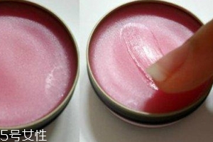 潤唇膏怎么保持衛(wèi)生？用前先洗手洗臉