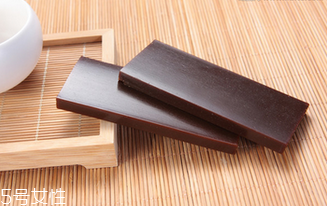 阿膠可以和紅糖一起吃嗎？煮紅糖水要放多少紅糖？