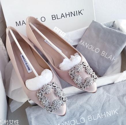 manolo blahnik是哪個國家的牌子？女星們的紅毯指定用鞋