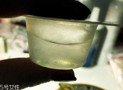 化妝品凍僵了還有效果嗎？美白產(chǎn)品別用了