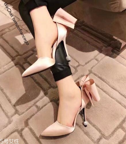 roger vivier是幾線品牌？集萬(wàn)千寵愛(ài)于一身