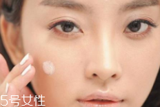 妝前乳主要成分是什么？是硅靈讓臉滑滑的