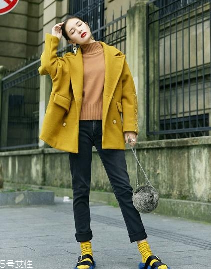 姜黃色大衣怎么搭配？塑造迷人好氣色