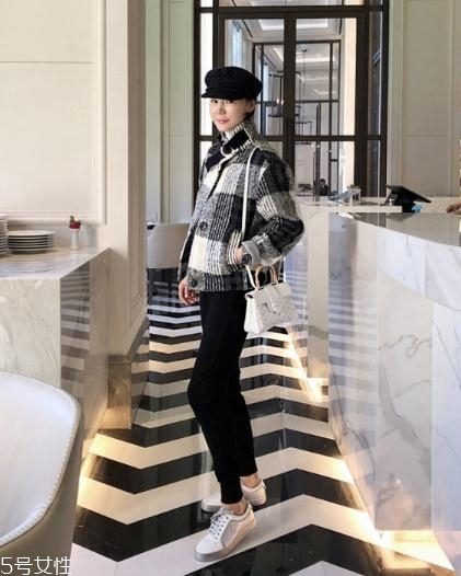 短款格子外套怎么搭配？各種風(fēng)格隨意切換