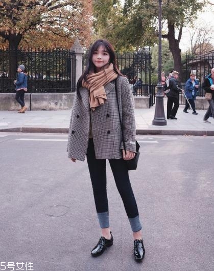 短款格子外套怎么搭配？各種風(fēng)格隨意切換
